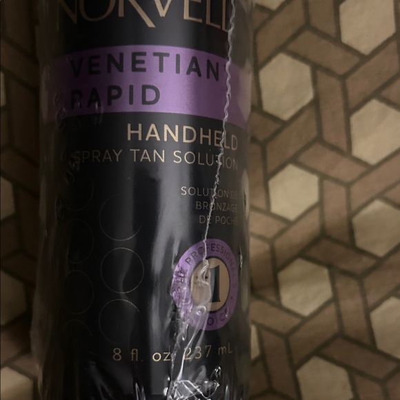 Venetian Rapid Handheld Spray Tan Solution - Black - Picture 3 of 4